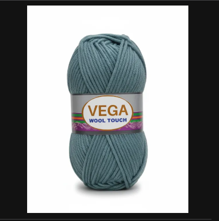 Soft Winter Creations with Fluffy 5-Ply Acrylic Yarn Premium