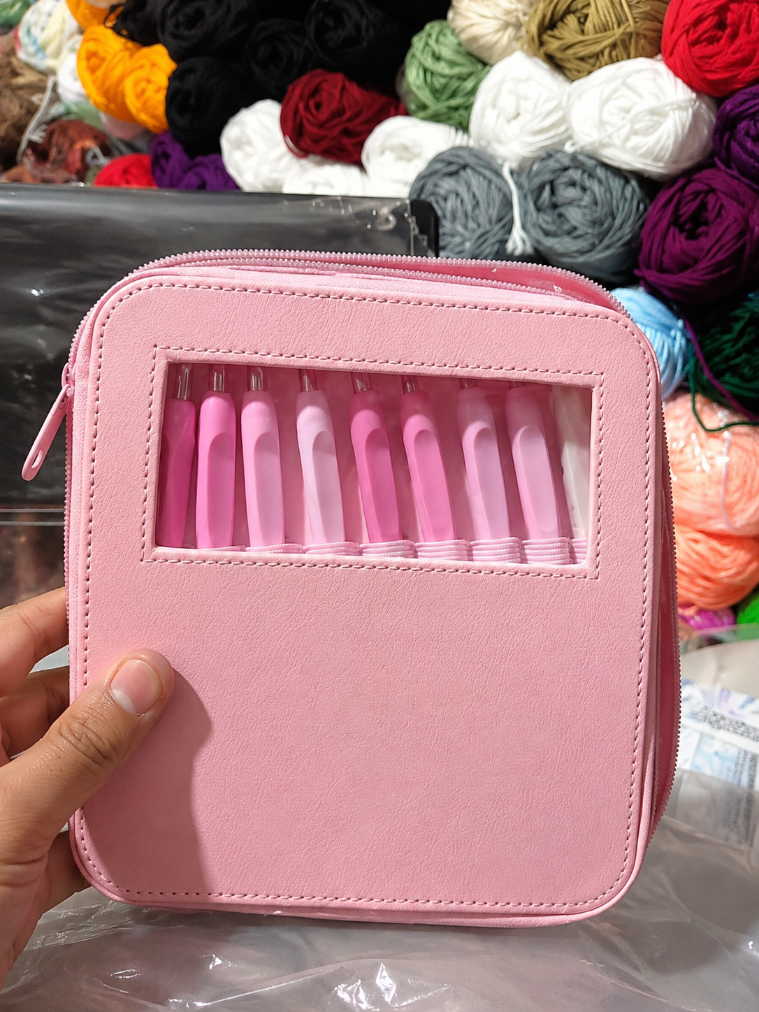 Tangle-Free Crochet Starter Kit – Ergonomic Hook Set Premium Case